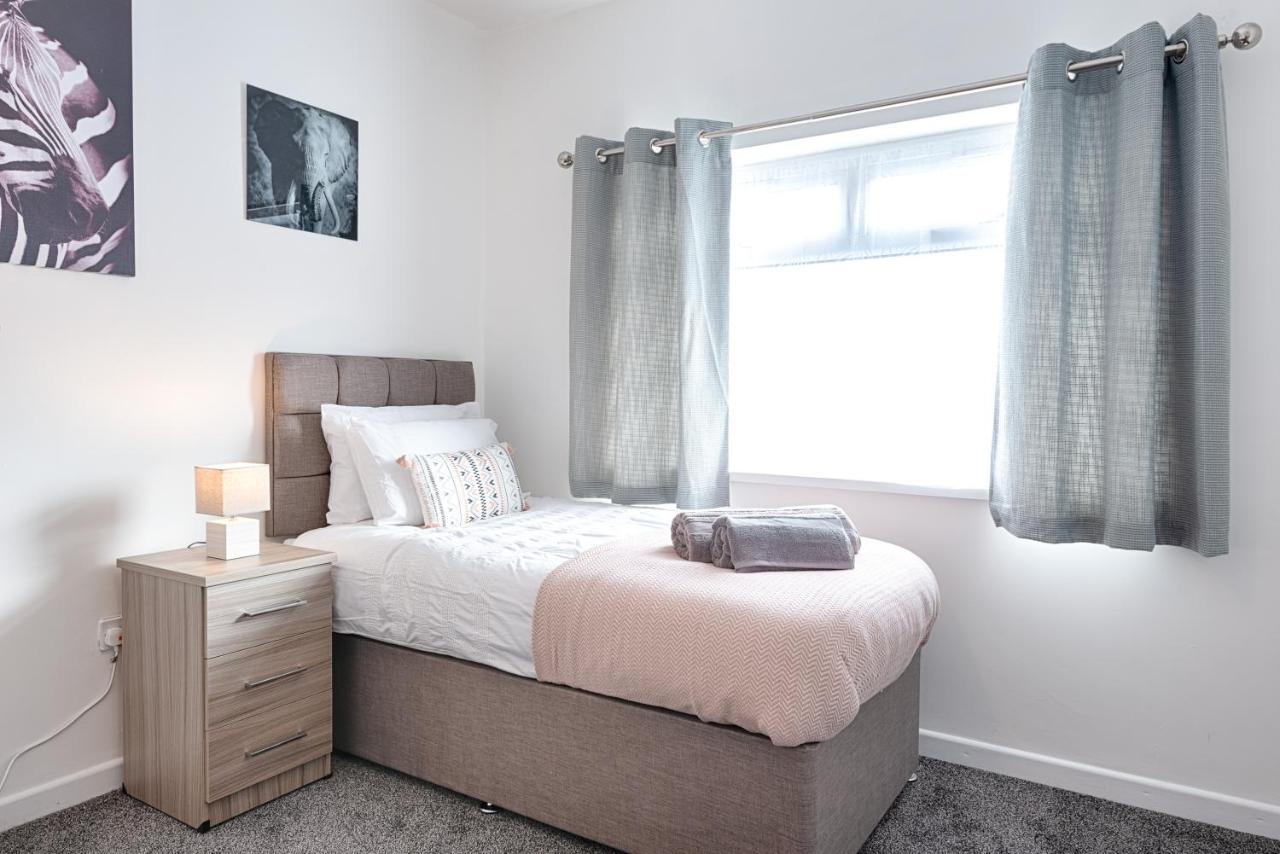 Free Parking, Spacious Rooms, Smart Tv'S All Rooms Swansea Kültér fotó