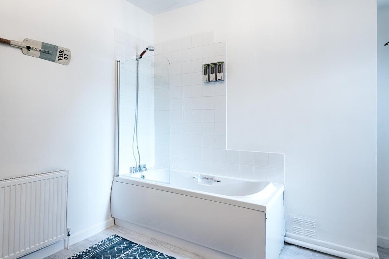 Free Parking, Spacious Rooms, Smart Tv'S All Rooms Swansea Kültér fotó